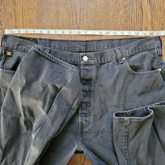 Levi's 501 Straight Leg Button Fly Faded Black Jeans Size Men's 44x32 - Picture 8 of 13